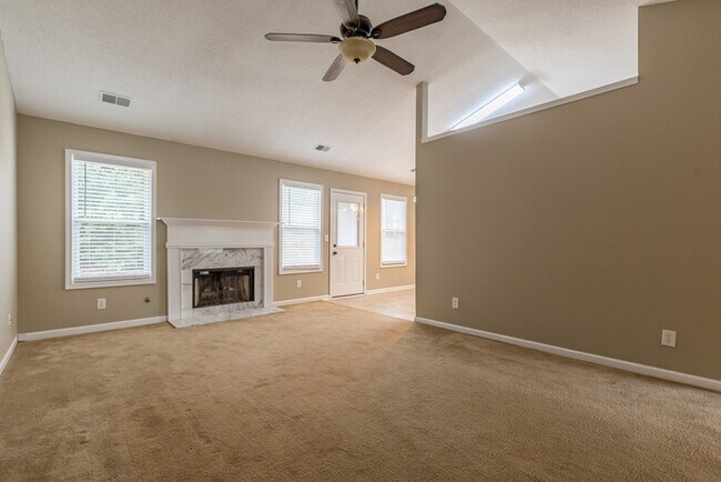 Building Photo - 3 BD 2 BA  Fenced Ranch with Bonus Room