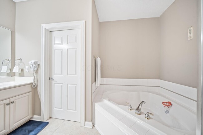 Building Photo - 4939 Stonehaven Dr