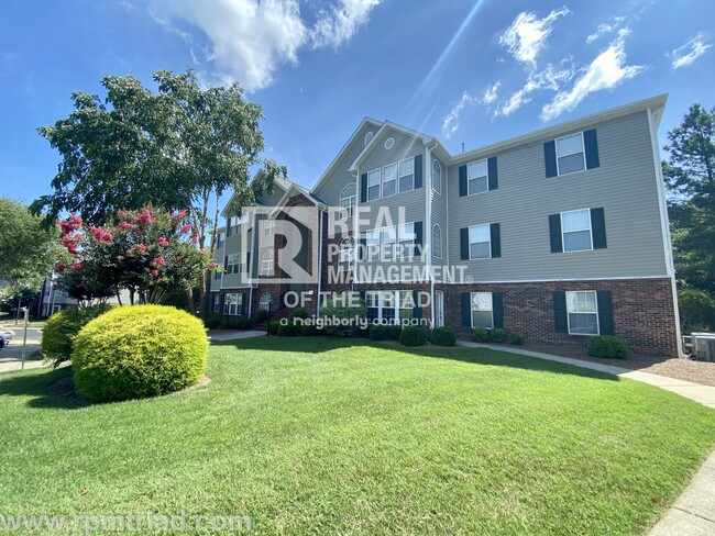 Building Photo - *Move In Special* Deacon Ridge Gated Commu...