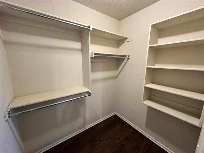 Building Photo - 6020 SE 86th St