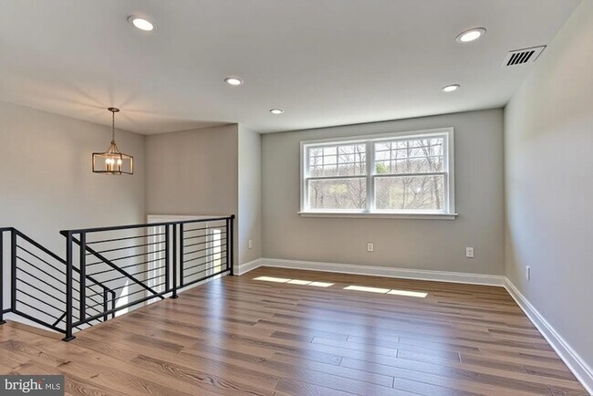 Building Photo - 415 Ritchie Pkwy