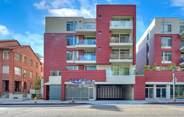 Building Photo - 133 S Los Robles Ave