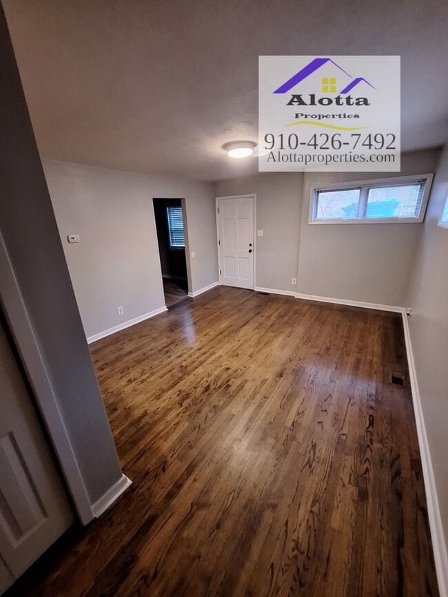 Building Photo - 836 Ridge Rd