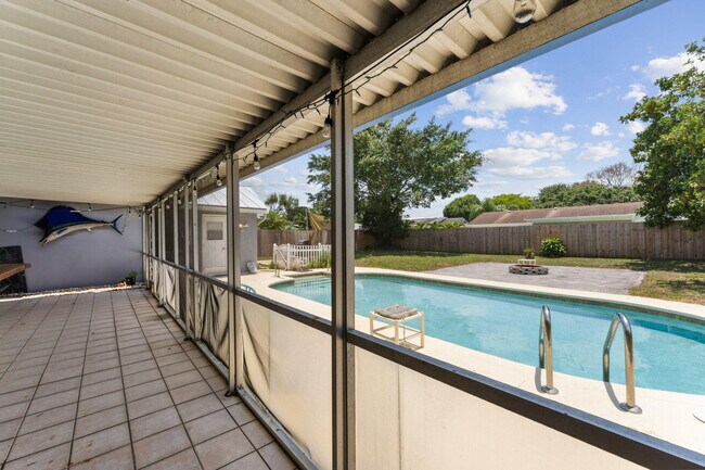 Building Photo - 4194 Honeysuckle Ave