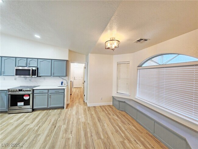 Building Photo - 3741 Malibou Ave