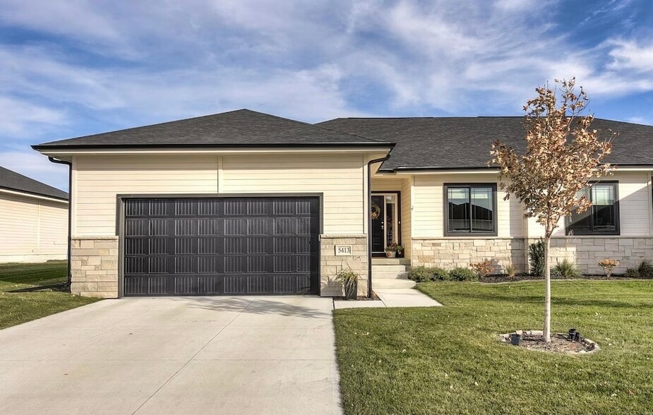 Primary Photo - 20939 Ellison Ave