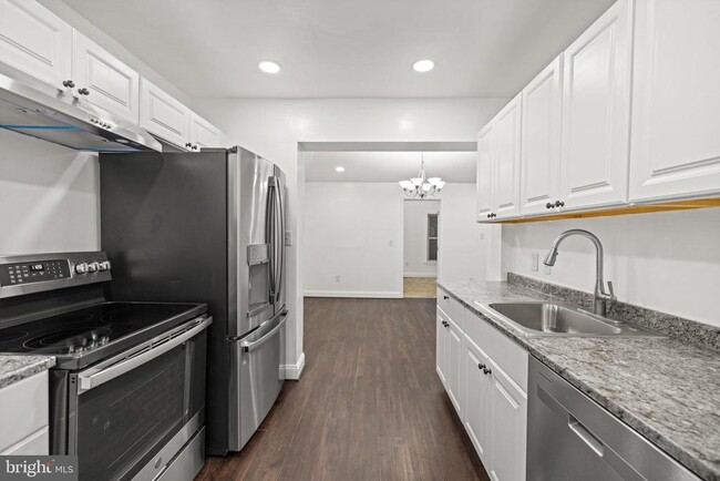 Building Photo - 7213 Tyler Ave