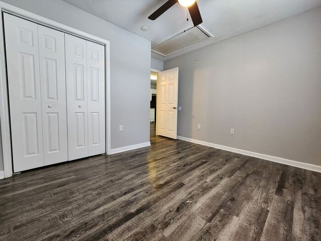 Building Photo - All Electric 1 Bedroom 1 Bathroom- WATER Flat Rate $50