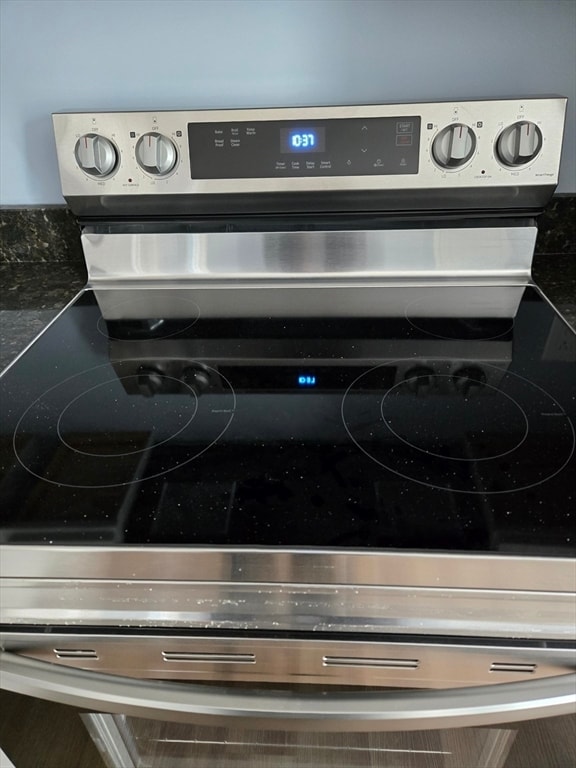 Building Photo - 715 River St