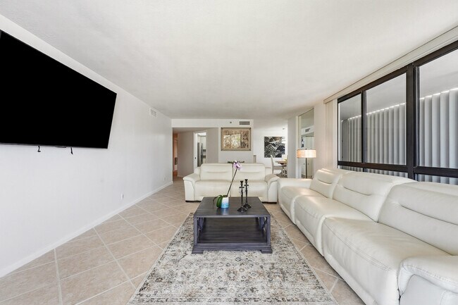 Building Photo - 2800 N Hwy A1A