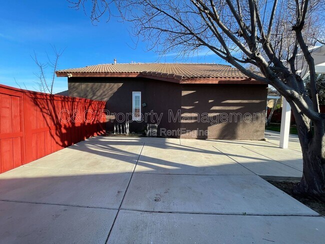 Building Photo - 1496 Lechuga Way