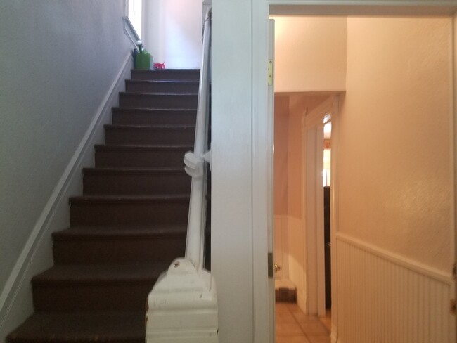 Entrance to apartment upstairs - 2473 W Argyle Pl