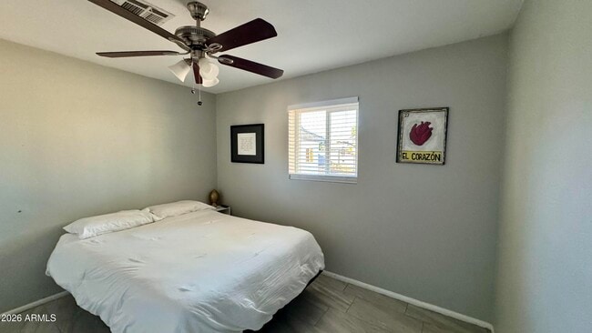 Building Photo - 222 E Southgate Ave