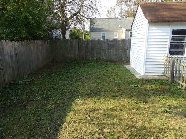 Building Photo - Two-Level Duplex in Coleman Place