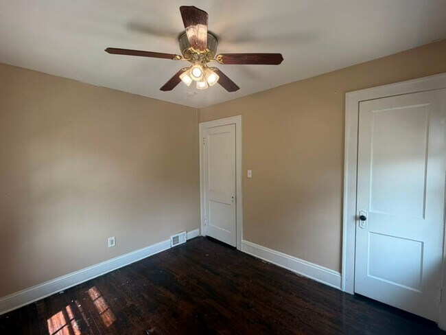 Building Photo - Affordable Cleveland Heights Home - Now Available