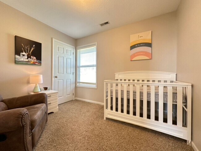 Building Photo - HUGE YARD!! 4 Bedroom, 3.5 Bath in Granger