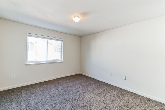 Building Photo - 1/2 off the first month's rent and a free ...