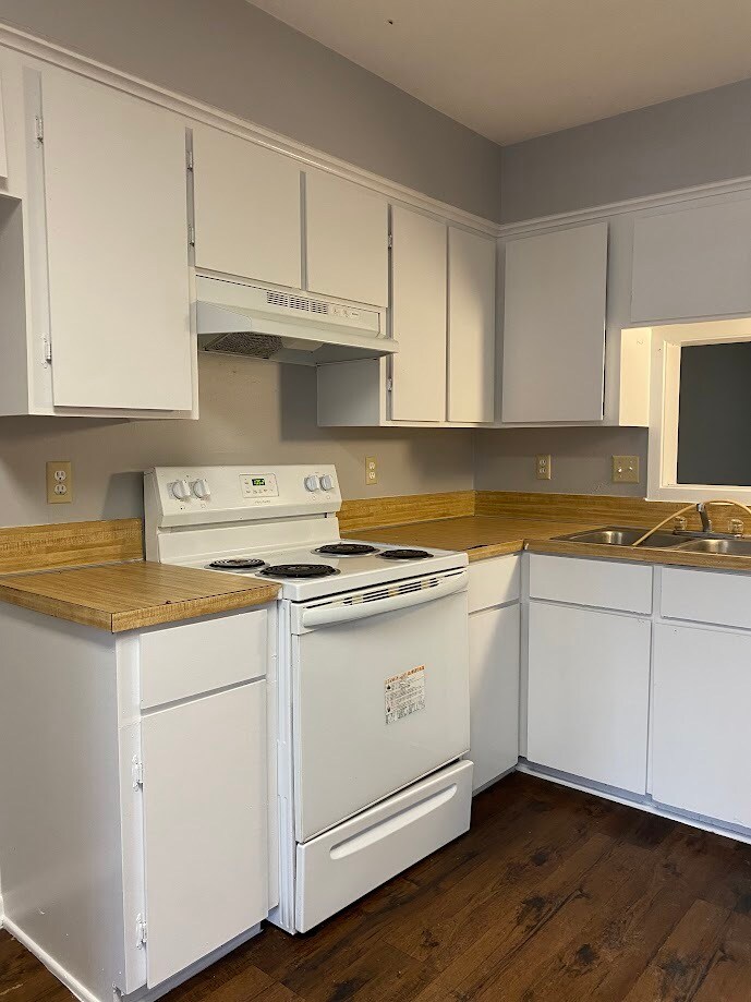 Building Photo - 2403 Bandera Dr