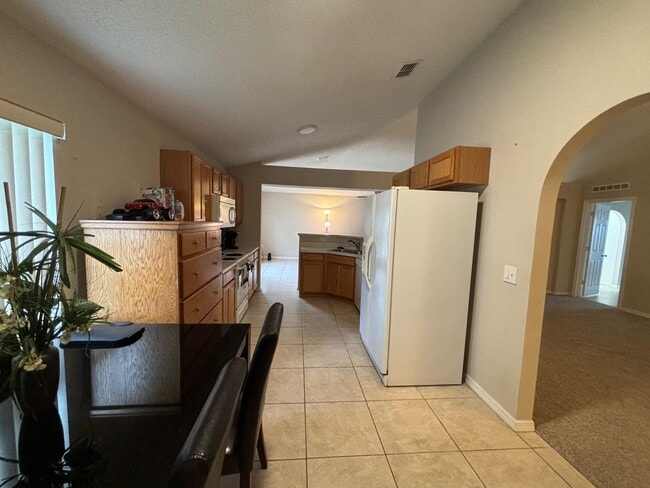 Building Photo - 1736 La Maderia Dr