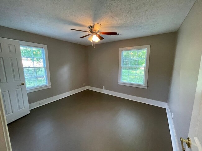 Building Photo - Updated 3/1 House in Cedartown- $1,395