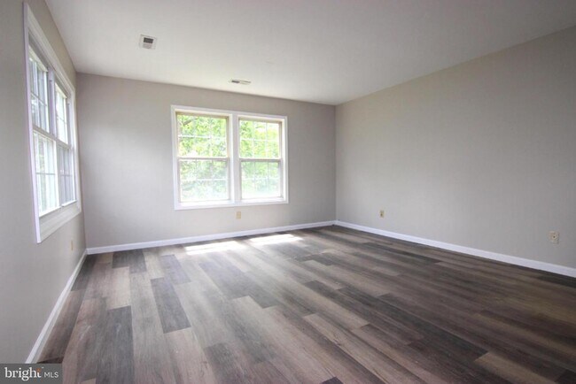 Building Photo - 228 Spring House Ln