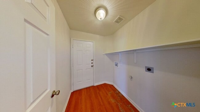 Building Photo - 102 Hersee Ct