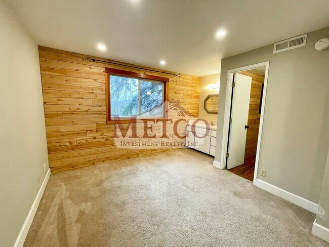 Building Photo - 24401