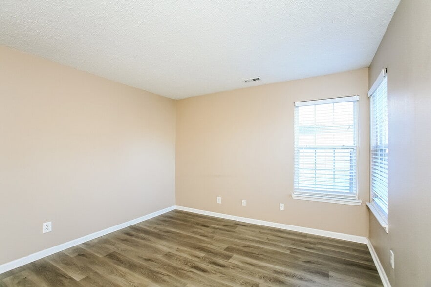 Building Photo - 5202 Sandy Forge Dr