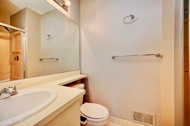 Building Photo - 28 Morgan Pl