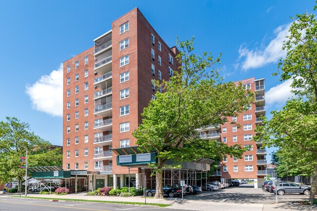 Primary Photo - 444 Bedford St