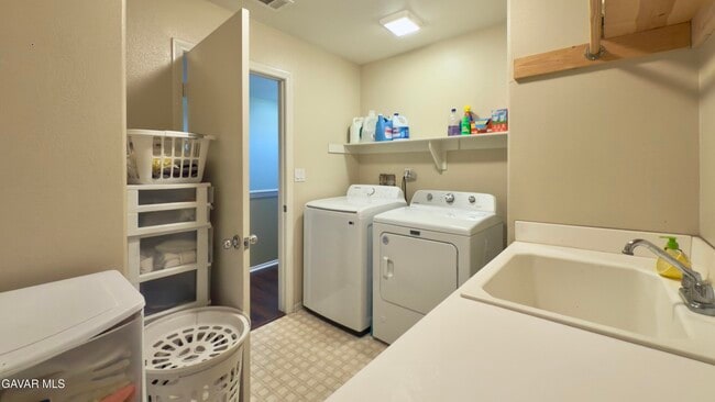 Building Photo - 2234 Avenida del Mar