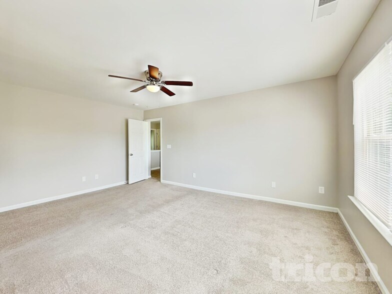 Building Photo - 703 Carly Court