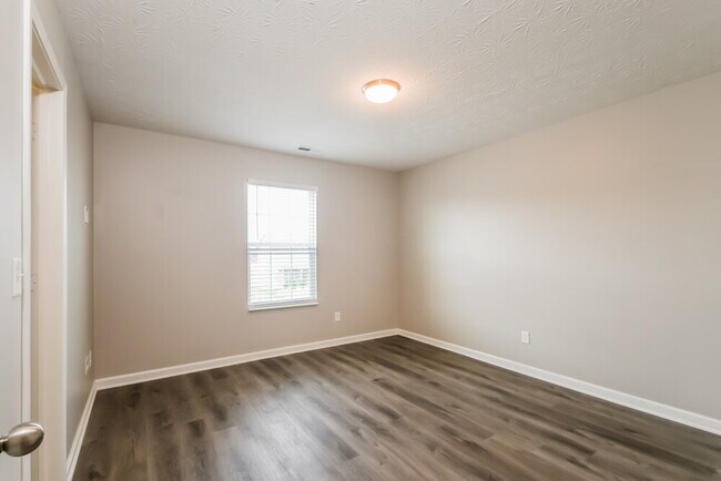 Building Photo - 577 Farnham Dr