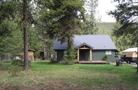 Building Photo - Charming 3-Bedroom Home on Half-Acre in Sk...