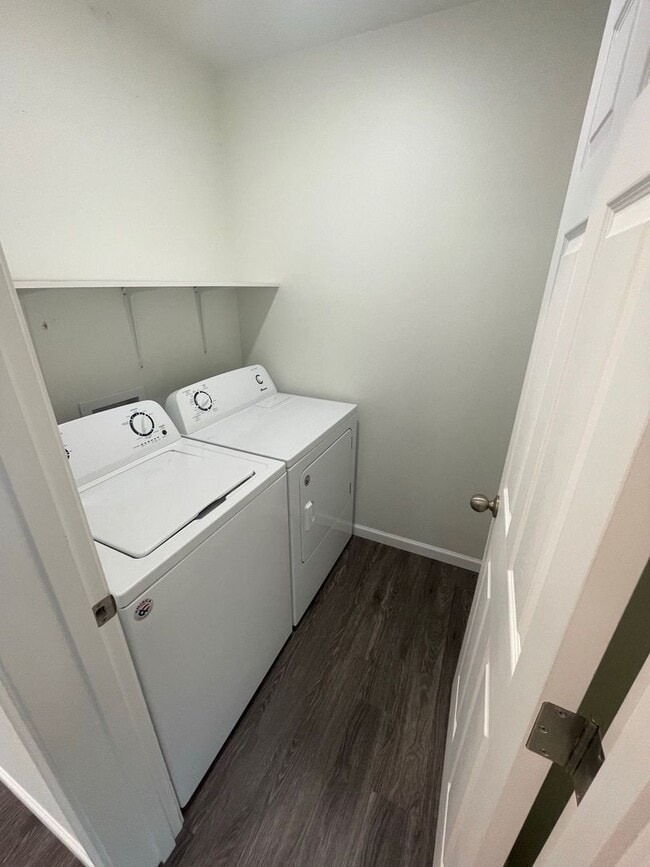 Building Photo - 4733-4739 W Adirondack Circle