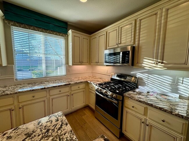 Building Photo - Beautiful Home in Lincoln! - 27 E Street