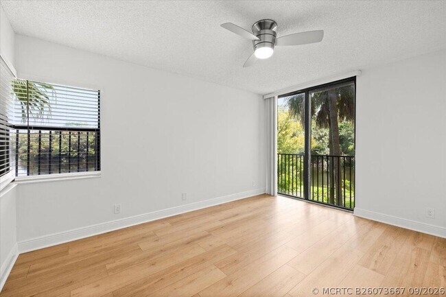 Building Photo - 3000 NW 42nd Ave