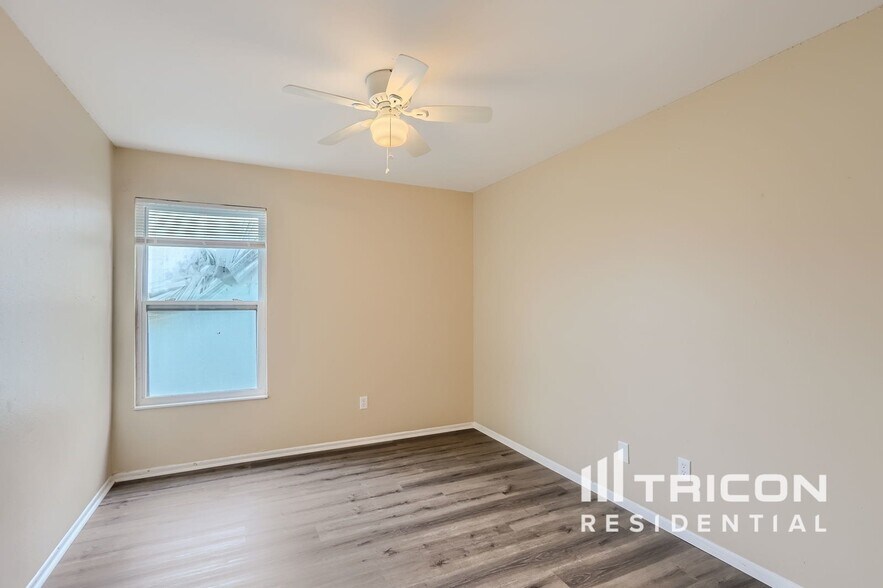 Building Photo - 1005 Faircloth Ct