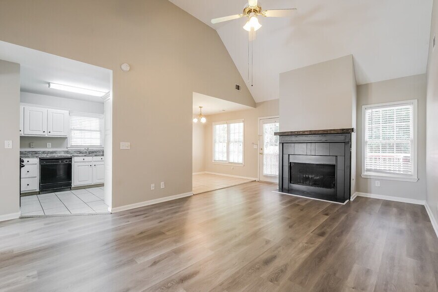 Building Photo - 605 Oxford Crest Ct NW