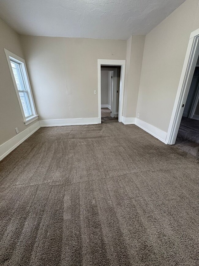 Building Photo - 2809 South Ave