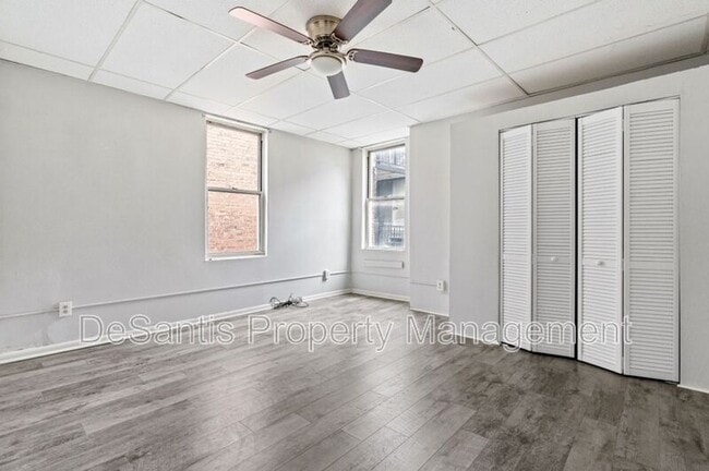 Building Photo - 1705 Tustin St