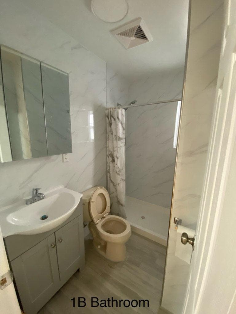 Building Photo - 2126 E 24th St