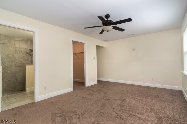 Building Photo - 5111 Country Lakes Dr