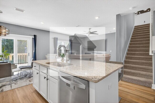 Building Photo - 6076 Rutherford Loop