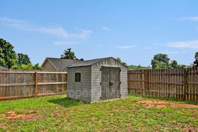 Building Photo - 49 Linford St