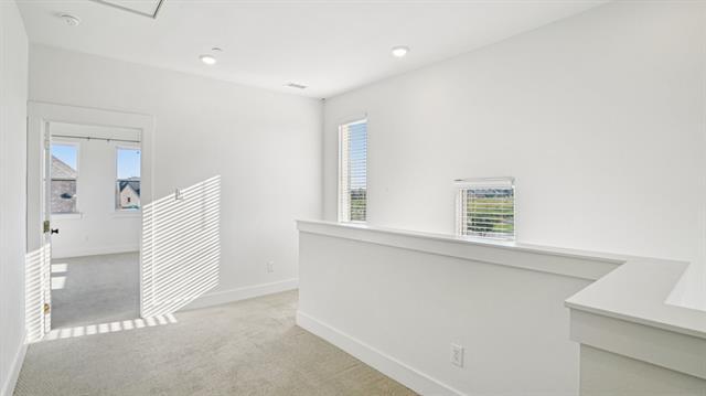 Building Photo - 3661 Rosemont Dr