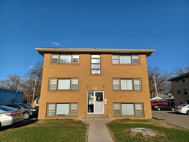 Primary Photo - 4441 University Ave NE