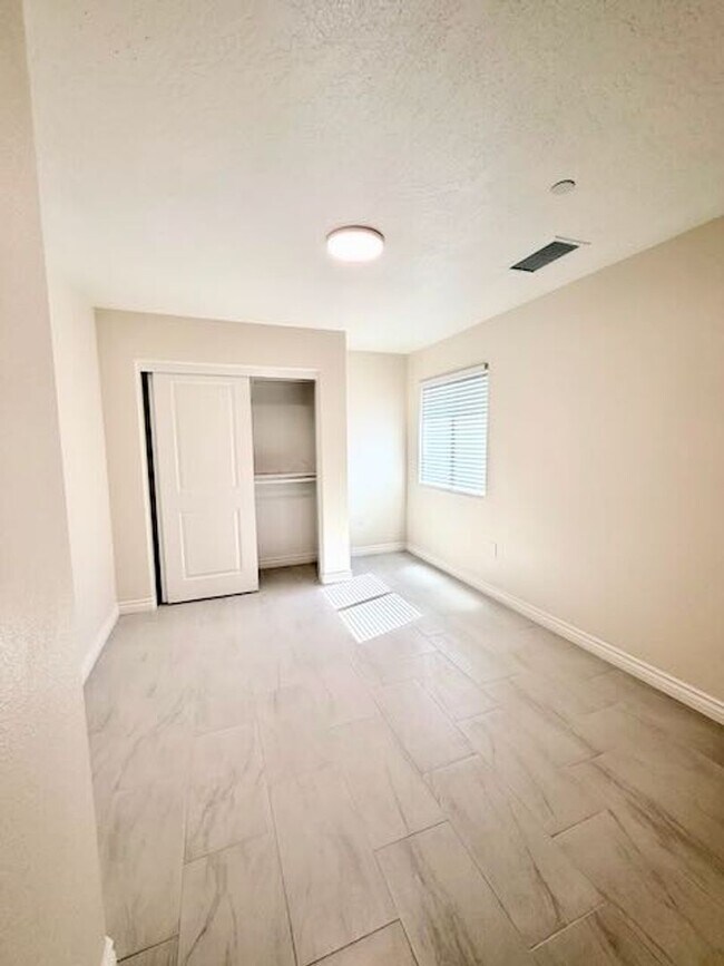Building Photo - Live Oak Hesperia