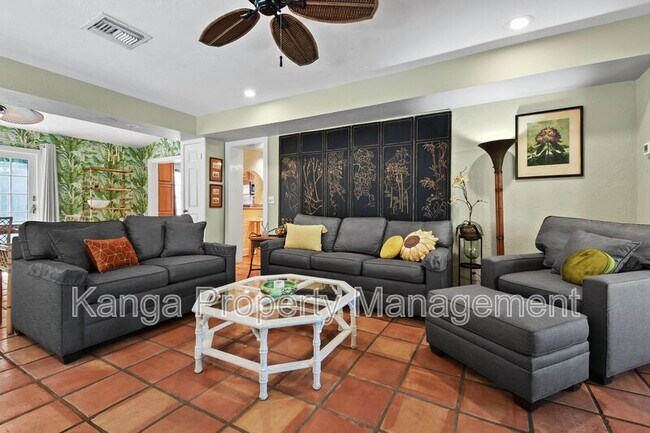 Building Photo - 194 Almeria Rd