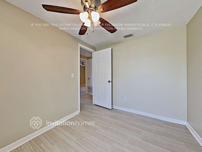 Building Photo - 8261 Greenleaf Cir